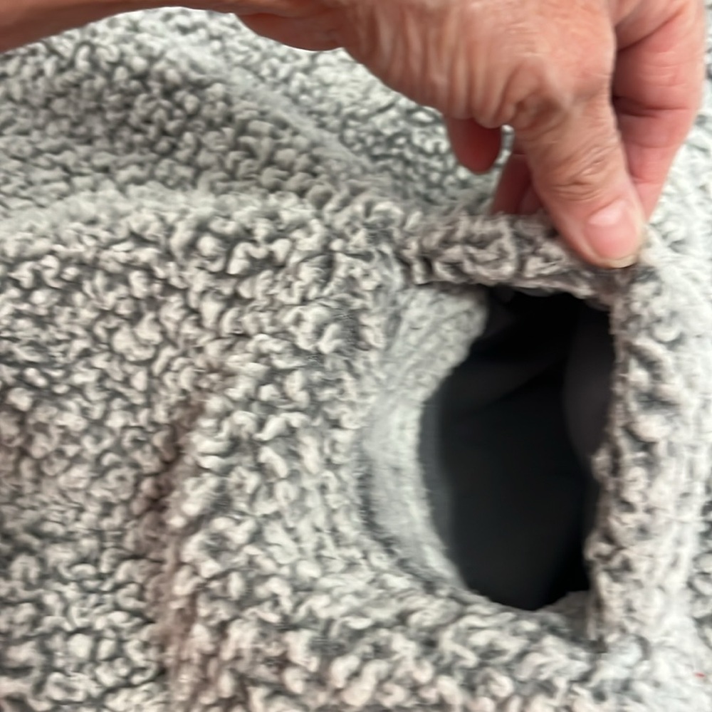 Maurice’s maroon and gray pull over faux Sherpa sweatshirt XL - Picture 8 of 12